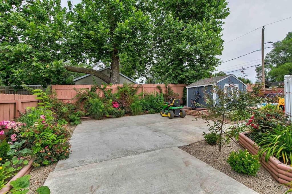 Family Friendly Home Close To Airport And Downtown Des Moines Bagian luar foto